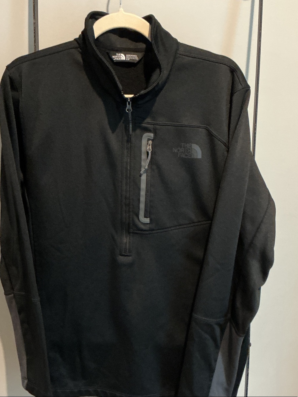 The North Face Men's Black Half-Zip Fleece Pullover